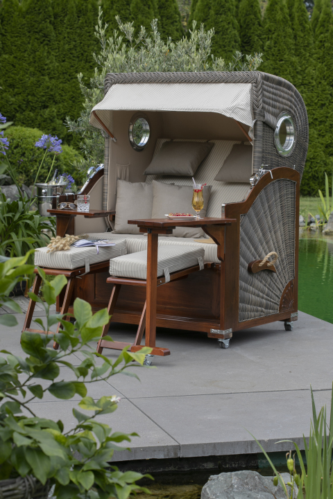 01509_00765_BL00646_Norderney_Mahagoni_Bullauge_PE_grey_Dessin_510_Bistrotisch_Champagnerkuehler (9)