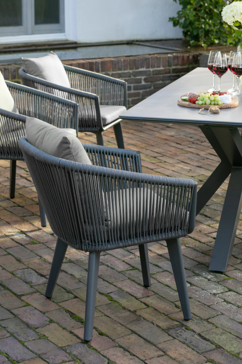BL27014_BL27105_BL27228-S_Diningsessel_Cadiz_Rope_mit_Kissen_light_grey_Tisch_Almeria_200x90cm_light_grey_Aluminium_Gartenmoebelset _6_