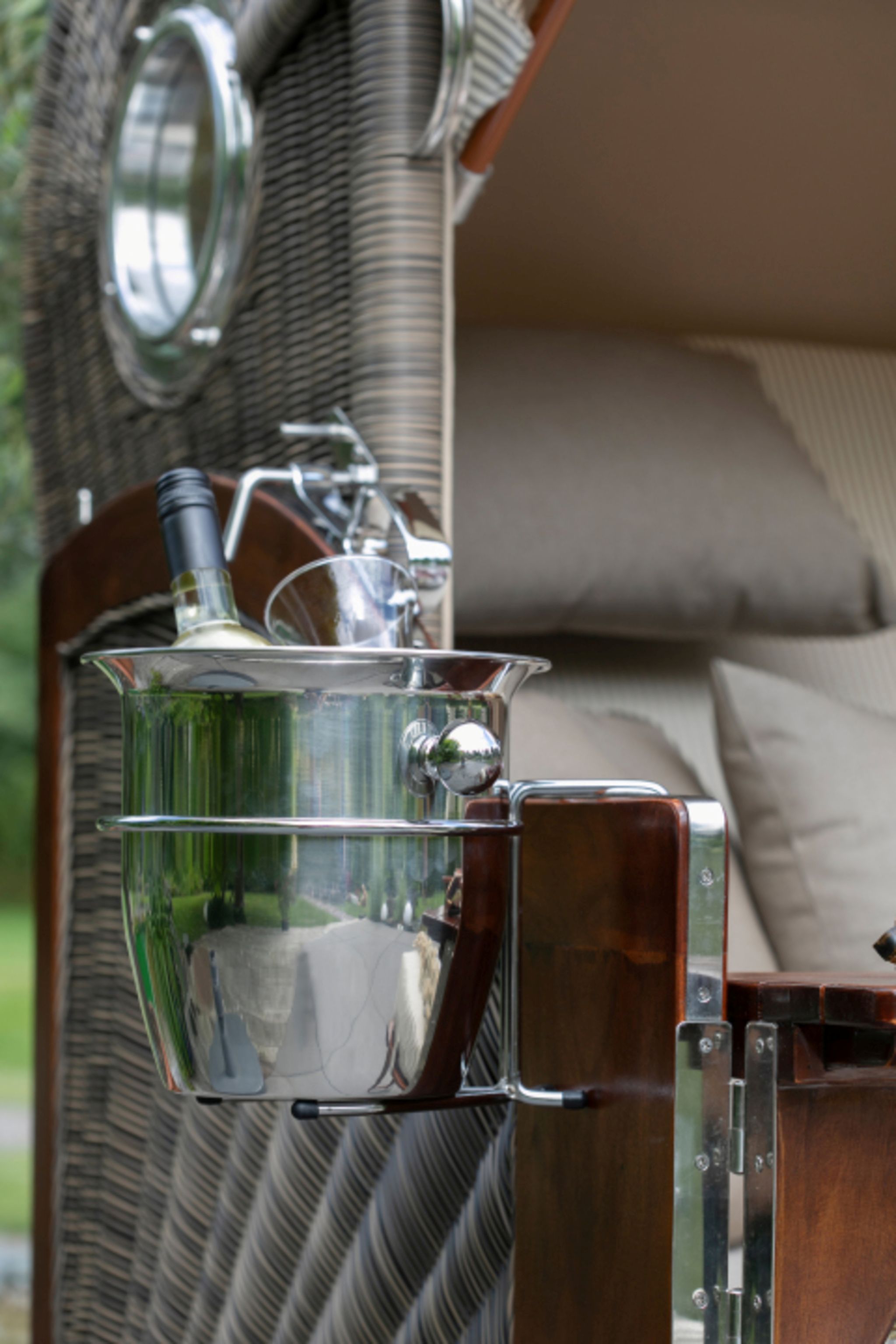 01509_BL00646_Baltikum_Mahagoni_Bullauge_PE_grey_Dessin_510_Champagnerkuehler (2)