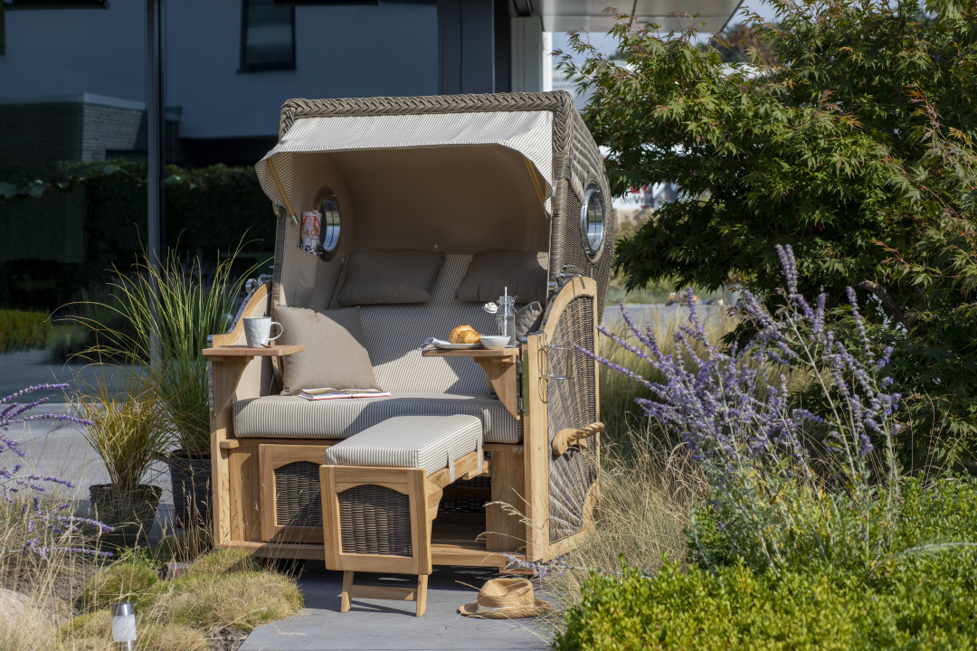 MP01905_Strandkorb_Amrum_Teak_Bullauge_grey_510_milieu (3)