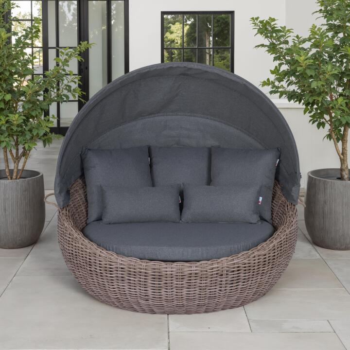 Sonneninsel Marano PE Rattan brown Bezüge dark grey inkl.Schutzhülle