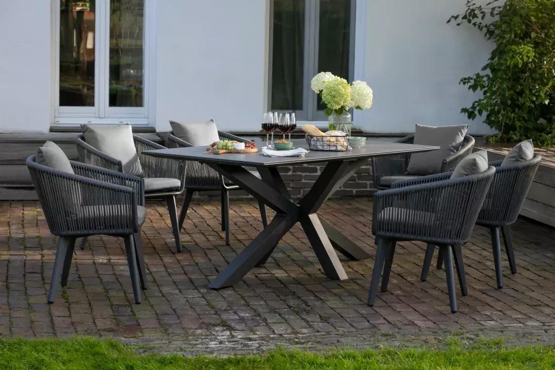 BL27014_BL27105_BL27228-S_Diningsessel_Cadiz_Rope_mit_Kissen_light_grey_Tisch_Almeria_200x90cm_light_grey_Aluminium_Gartenmoebelset _5_