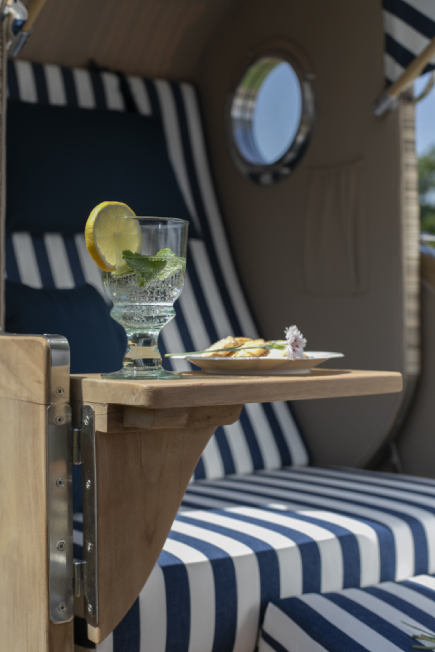 Strandkorb Amrum Single Bullauge Teak PE Shell Dessin 593