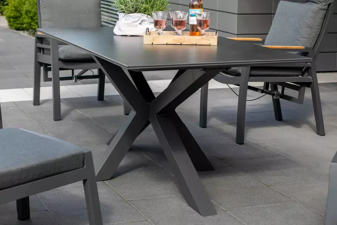 BL27102_BL27012_BL27013_Malaga_Tisch_200x90_dark-grey_Sevilla_Dining_Relaxsessel_Alu-Textilene_Teakarmlehne_Fusshocker _4_