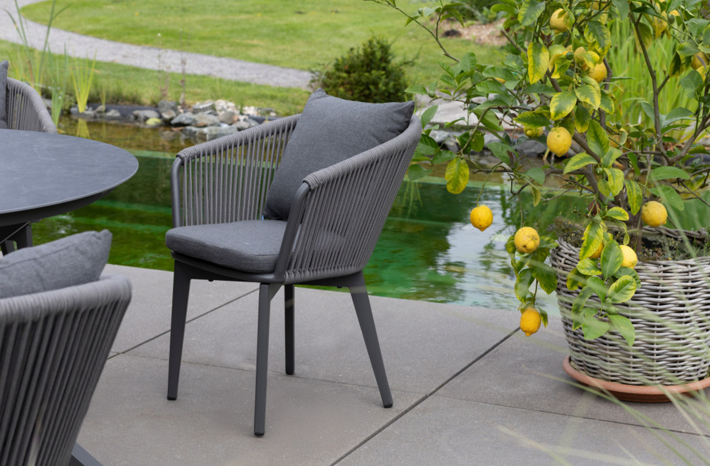 Gartenmöbelset Diningsessel Cadiz mit Tisch Malaga 120 cm